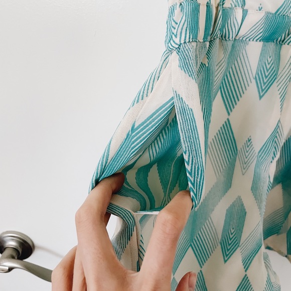 Roxy cream & teal pattern romper - Picture 9 of 9